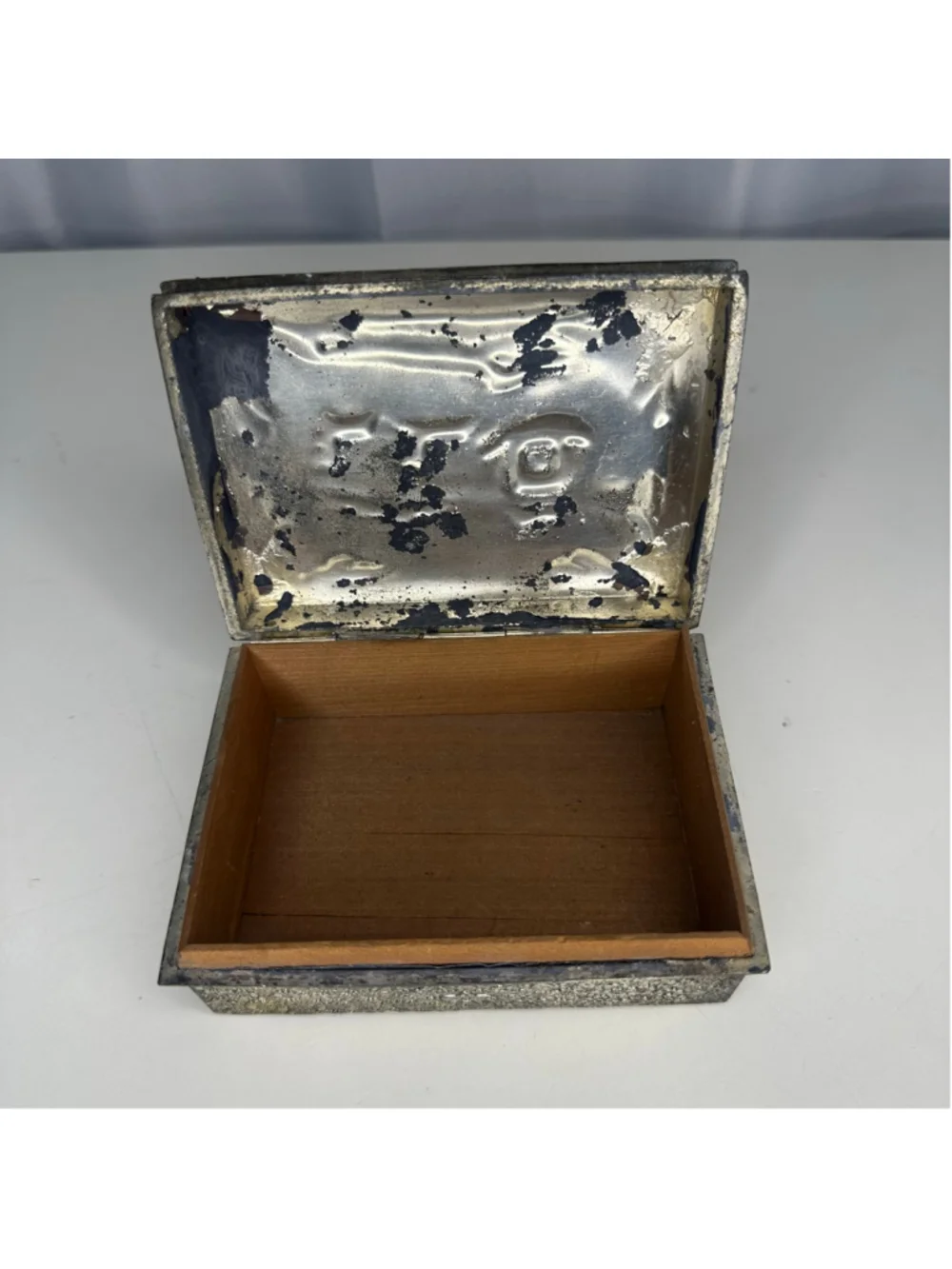 Vintage Embossed Metal & Wood Horse & Carriage Trinket / Cigarette Box (Japan)